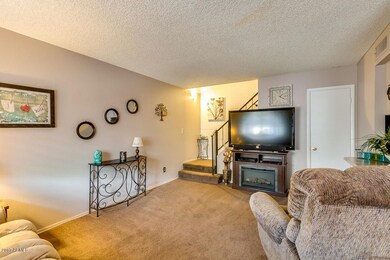 1038 E Diamond Dr, Tempe, AZ 85283 - photo 5