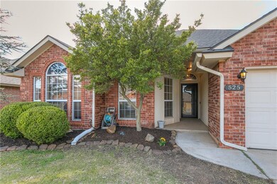 525 Loyd Ln, Moore, OK 73160 - photo 4