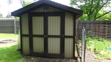 250 Melrose Ave, Elmhurst, IL 60126 - photo 4