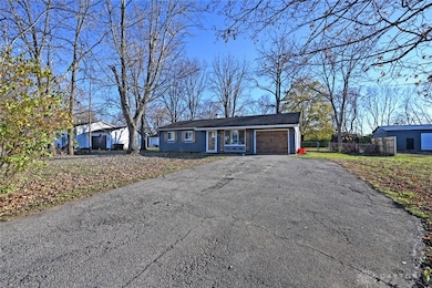 1033 Poinciana Dr, Franklin, OH 45005 - photo 2