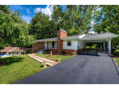 2206 Ridgefield Dr, Johnson City, TN 37601 - photo 2