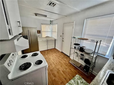 3112 West Ave N unit B, Palmdale, CA 93551 - photo 2