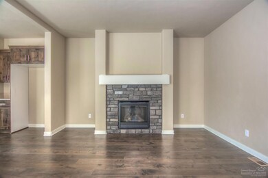 60475 Hedgewood Ln, Bend, OR 97702 - photo 5