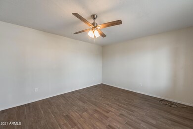 3725 W Barnes Ln, Phoenix, AZ 85051 - photo 5