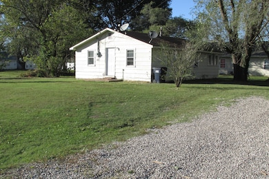 627 E 3rd St, Marshfield, MO 65706 - photo 6