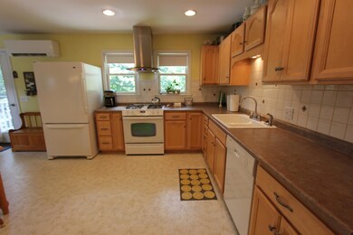 251 Montello St, Lewiston, ME 04240 - photo 3