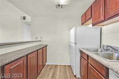5031 Indian River Dr unit 185, Las Vegas, NV 89103 - photo 6
