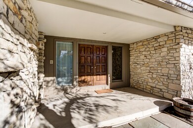 1073 Sedgwick Ct, Columbus, OH 43235 - photo 2