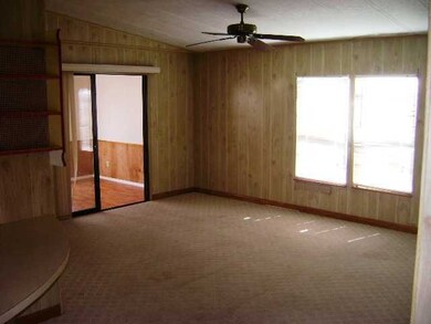 811 Hyacinth Cir, Sebastian, FL 32976 - photo 3