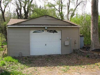 Parking Lot/Garage