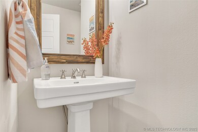 6617 S Palm Ave, Broken Arrow, OK 74011 - photo 4