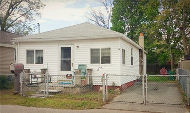 53 Kenway Ave, Warwick, RI 02889 - photo 2