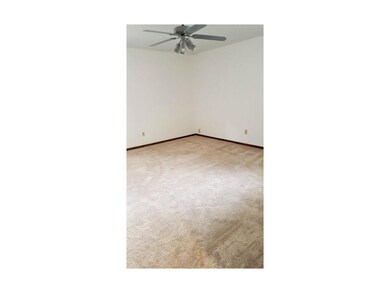 Super LARGE Master Bedroom 15 x 15
