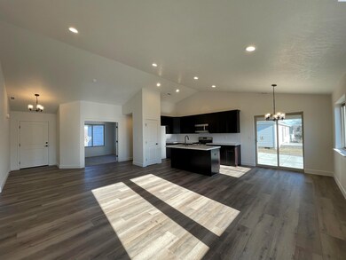 2108 W 5th St, Grandview, WA 98930 - photo 4