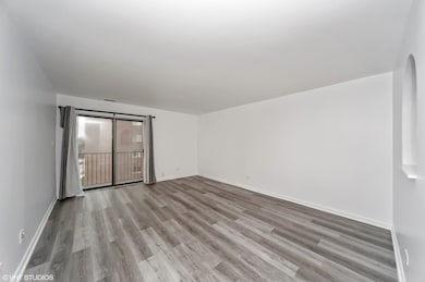 960 S River Rd unit 412, Des Plaines, IL 60016 - photo 3