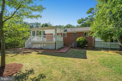 3903 Whispering Ln, Falls Church, VA 22041 - photo 3