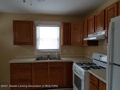 924 W Hillsdale St, Lansing, MI 48915 - photo 6