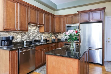 961 W Spencer Ct, Palatine, IL 60067 - photo 5