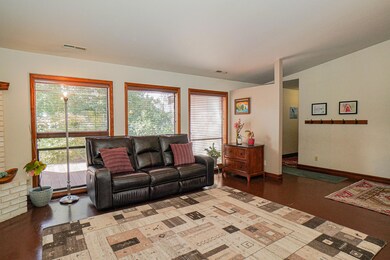 2422 Pinebrook Cir, Medford, OR 97504 - photo 4