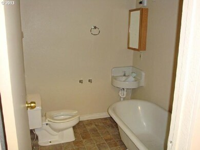 417 Lyon St Se 10, Albany, OR 97321 - photo 2