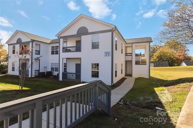 8022 Tremaine Ct unit D, Charlotte, NC 28227 - photo 2