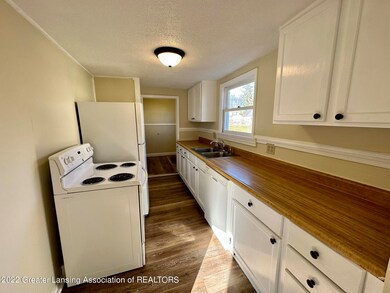 3826 Lowcroft Ave, Lansing, MI 48910 - photo 6