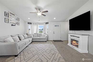 1035 E Mt Baker St, Othello, WA 99344 - photo 5