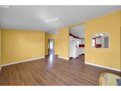 1323 Bramblewood Ln, Eugene, OR 97404 - photo 5