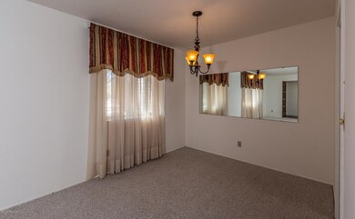 02 Living Dining Rooms  5477