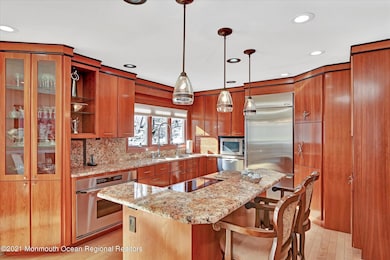 40 girard kitchen area w.center island