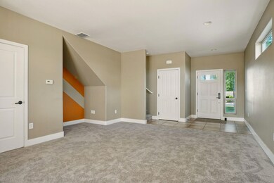 173 Logan Ave, Central Point, OR 97502 - photo 6