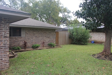 265 Wayne Dr, Clute, TX 77531 - photo 4