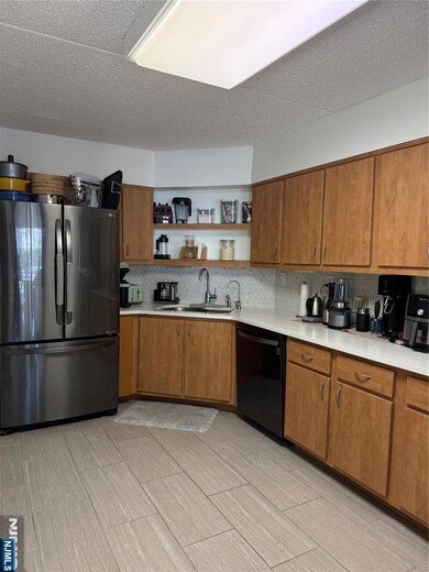 Admiral's Walk unit SO504, Edgewater, NJ 07020 - photo 6