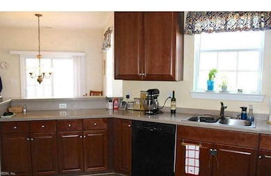 3820 Stumpy Lake Ln, Virginia Beach, VA 23456 - photo 4