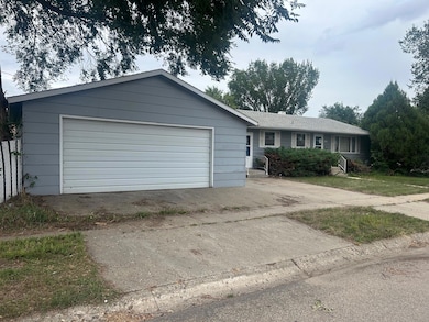 504 12th St W, Mobridge, SD 57601 - photo 2