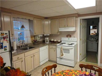 Kitchen Eat in kitchen with granite counters