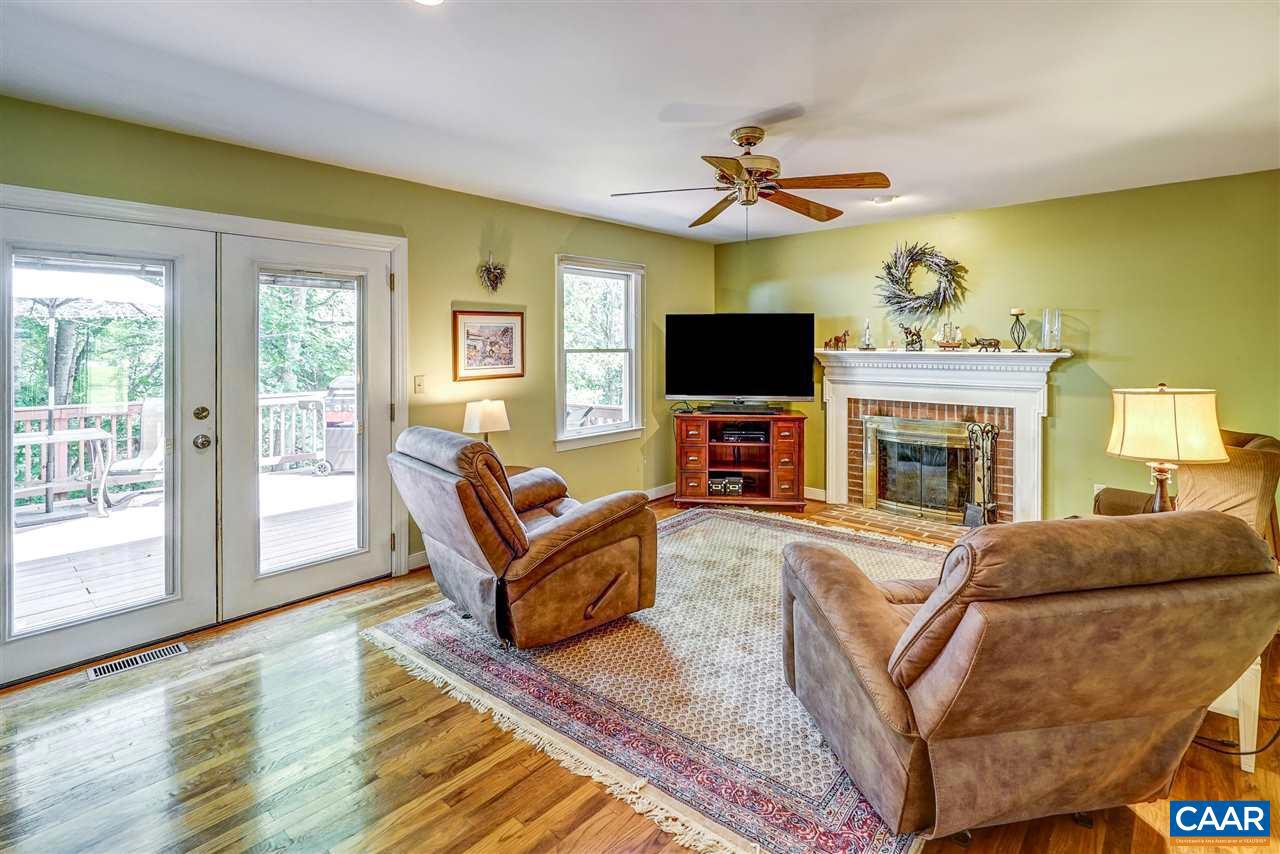 610 Fairgrove Ct, Earlysville, VA 22936 - photo 6