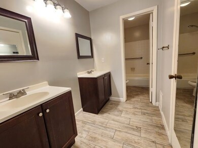 7703 Bateman Ln unit 7703, Houston, TX 77088 - photo 7