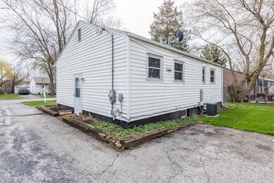 2826 N Pine St, Waukegan, IL 60087 - photo 3