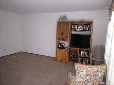 10427 Holly Dr, Everett, WA 98204 - photo 3