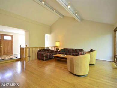 12432 Goldfinch Ct, Potomac, MD 20854 - photo 5