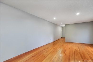 2449 Union Blvd unit 21A, Islip, NY 11751 - photo 4