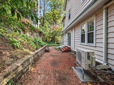 8 Montvale Rd, Worcester, MA 01609 - photo 4