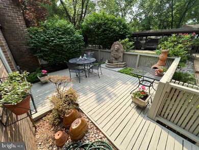 11436 Links Dr, Reston, VA 20190 - photo 2