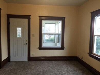 1128 9th St SE, Cedar Rapids, IA 52401 - photo 3