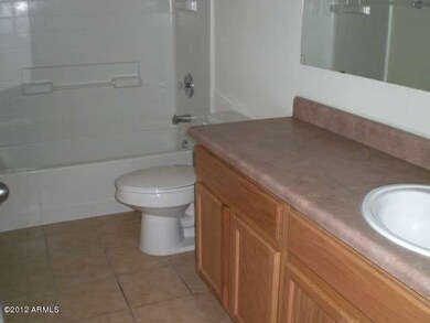 023-329121 bath 2 full view