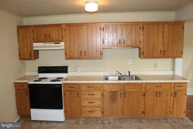 109 E Main St, Leola, PA 17540 - photo 4