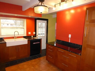 Kitchen with Granite!