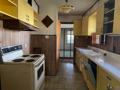 2437 SW Madeline Ln, Topeka, KS 66614 - photo 3