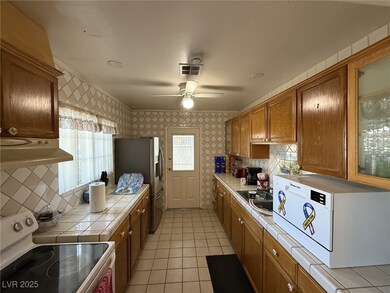4567 S Nellis Blvd, Las Vegas, NV 89121 - photo 5